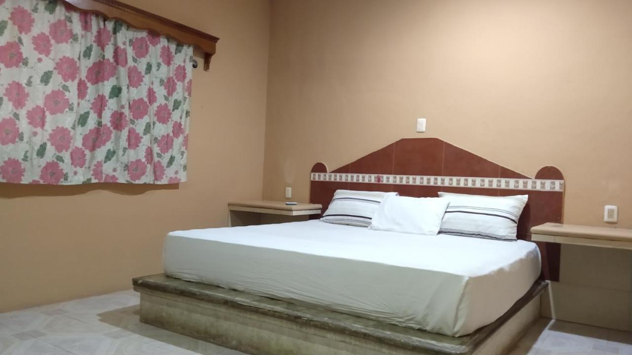 Hotel Maria Jose Felipe Carrillo Puerto ภายนอก รูปภาพ